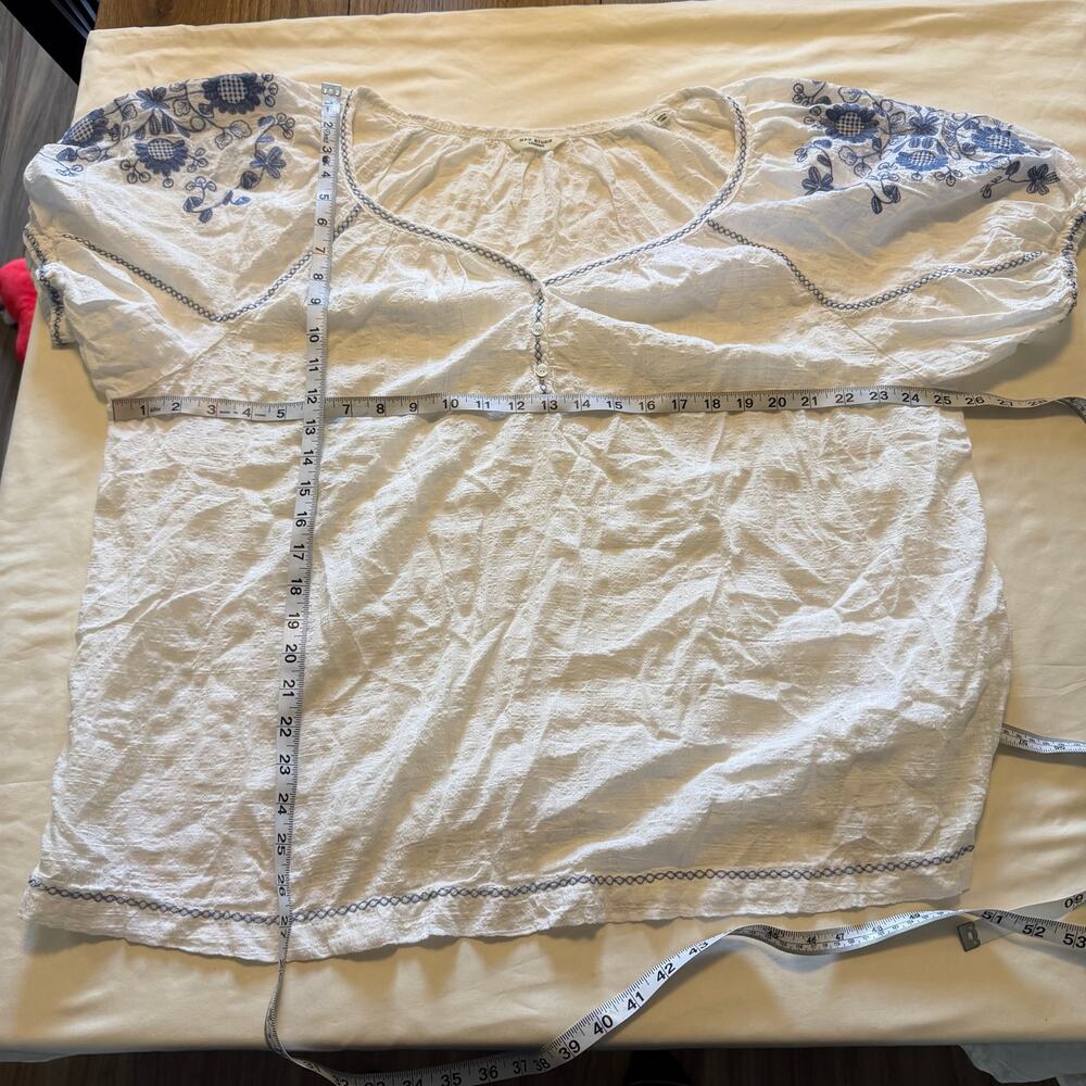 White Blue Embroidered Gauzy Flowy Blouse Plus Size 2X Boho Artsy - Picture 8 of 8